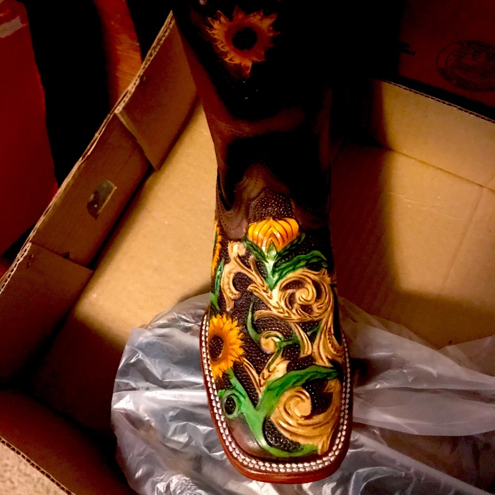 Ladies Sunflower Tooled Cowboy Boots